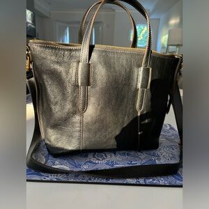 Fossil medium sized tote, black. Small handles and one long adjustable strap.